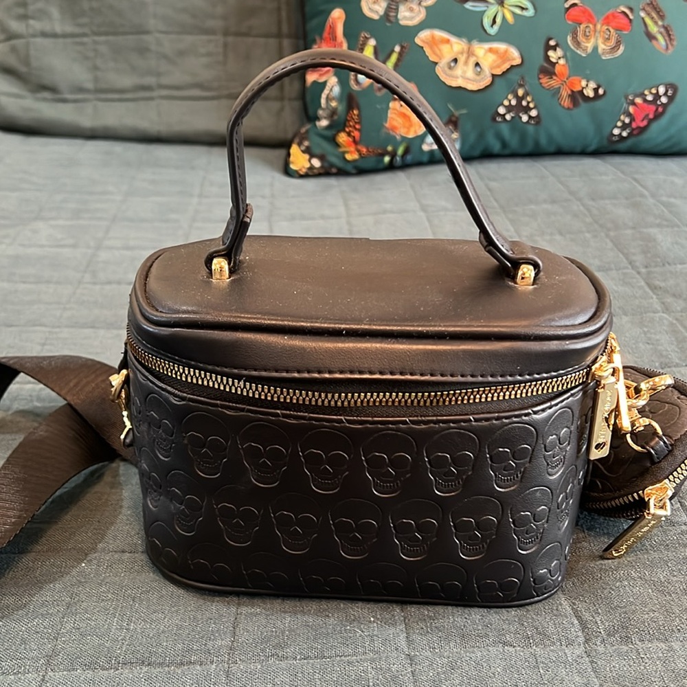 Betsey Johnson skull bag  crossbody black EUC rare!
